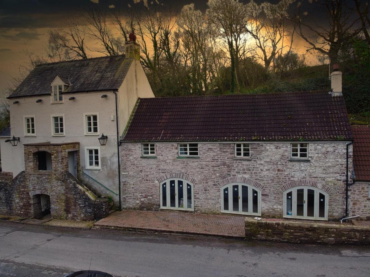 Swan House Tea Room And Bed & Breakfast リドニー エクステリア 写真